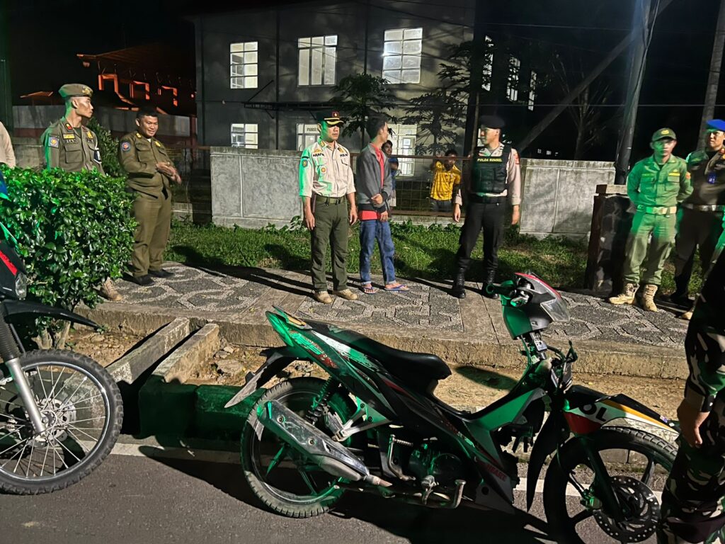 8d369b83-f2bf-44eb-b9b8-31d4d8d58a1d